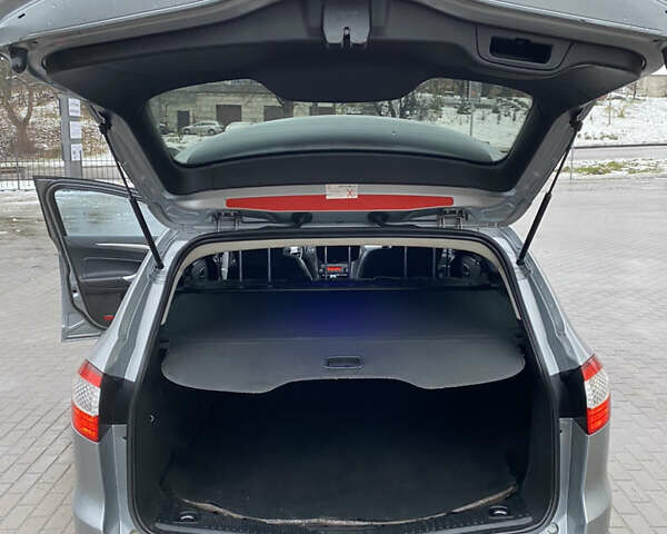 Серый Форд Мондео, объемом двигателя 2 л и пробегом 272 тыс. км за 6900 $, фото 7 на Automoto.ua