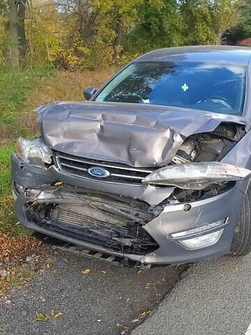 Серый Форд Мондео, объемом двигателя 2 л и пробегом 257 тыс. км за 4888 $, фото 3 на Automoto.ua