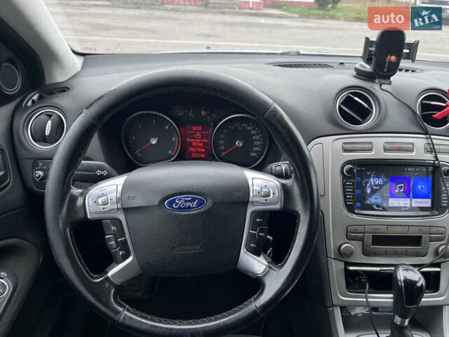 Серый Форд Мондео, объемом двигателя 2 л и пробегом 250 тыс. км за 7000 $, фото 27 на Automoto.ua