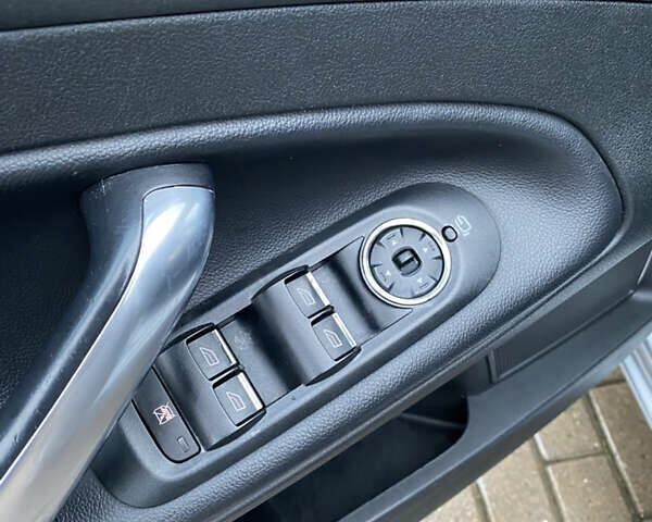 Серый Форд Мондео, объемом двигателя 2 л и пробегом 272 тыс. км за 6900 $, фото 19 на Automoto.ua