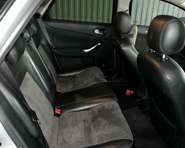 Серый Форд Мондео, объемом двигателя 2 л и пробегом 40 тыс. км за 8300 $, фото 5 на Automoto.ua