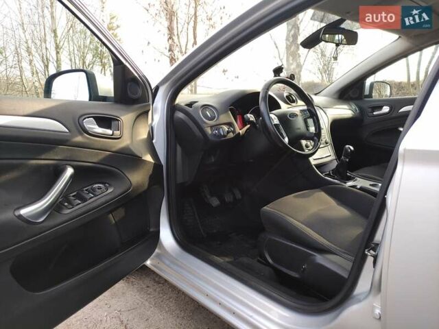 Серый Форд Мондео, объемом двигателя 1.75 л и пробегом 180 тыс. км за 6900 $, фото 16 на Automoto.ua