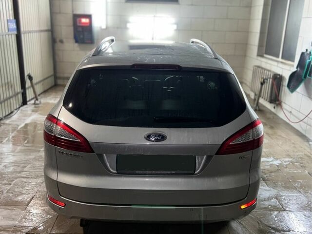 Серый Форд Мондео, объемом двигателя 2 л и пробегом 400 тыс. км за 8300 $, фото 2 на Automoto.ua