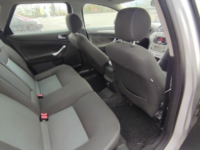 Сірий Форд Мондео, об'ємом двигуна 2 л та пробігом 264 тис. км за 5700 $, фото 18 на Automoto.ua