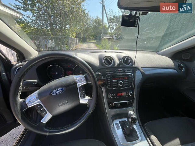 Серый Форд Мондео, объемом двигателя 2 л и пробегом 252 тыс. км за 7800 $, фото 6 на Automoto.ua