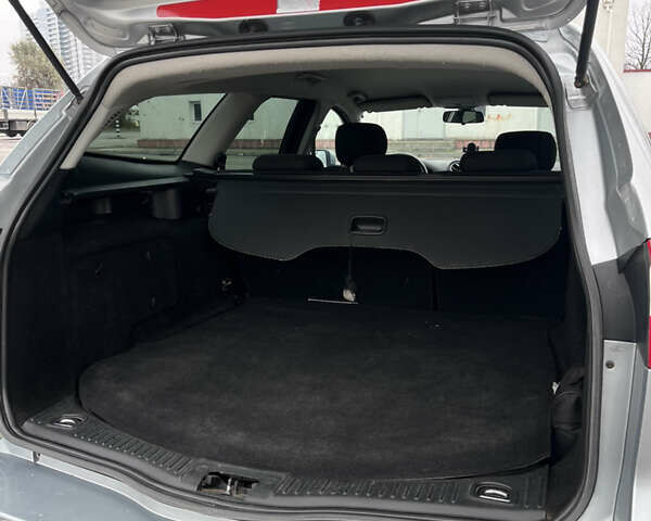 Серый Форд Мондео, объемом двигателя 2 л и пробегом 250 тыс. км за 7000 $, фото 8 на Automoto.ua