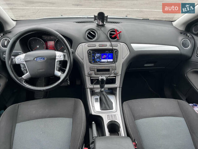 Серый Форд Мондео, объемом двигателя 2 л и пробегом 250 тыс. км за 7000 $, фото 26 на Automoto.ua