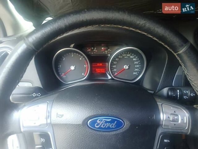Серый Форд Мондео, объемом двигателя 2 л и пробегом 269 тыс. км за 8600 $, фото 10 на Automoto.ua
