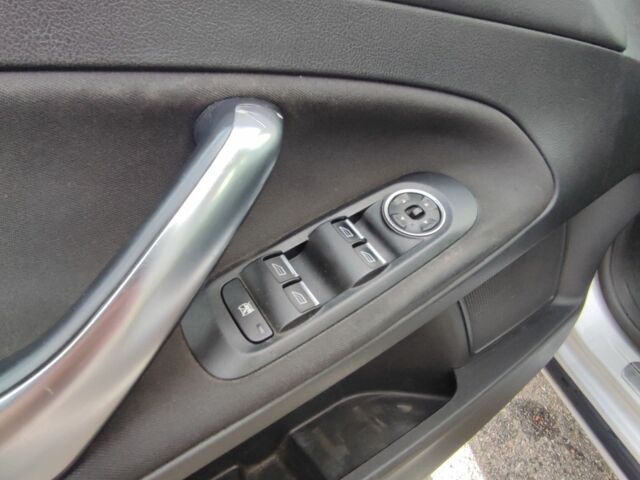 Сірий Форд Мондео, об'ємом двигуна 2 л та пробігом 264 тис. км за 5700 $, фото 20 на Automoto.ua