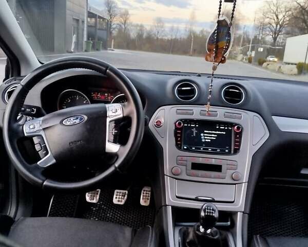 Сірий Форд Мондео, об'ємом двигуна 2.2 л та пробігом 245 тис. км за 7300 $, фото 14 на Automoto.ua