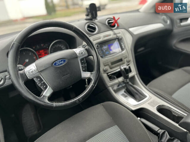 Серый Форд Мондео, объемом двигателя 2 л и пробегом 250 тыс. км за 7000 $, фото 29 на Automoto.ua