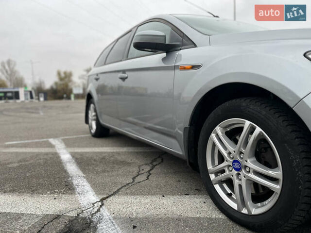 Серый Форд Мондео, объемом двигателя 2 л и пробегом 250 тыс. км за 7000 $, фото 14 на Automoto.ua