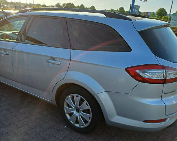 Сірий Форд Мондео, об'ємом двигуна 1.6 л та пробігом 290 тис. км за 6900 $, фото 4 на Automoto.ua