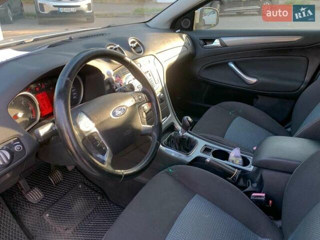 Серый Форд Мондео, объемом двигателя 1.6 л и пробегом 227 тыс. км за 8490 $, фото 23 на Automoto.ua