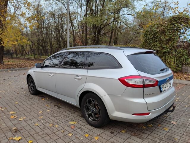 Сірий Форд Мондео, об'ємом двигуна 2 л та пробігом 262 тис. км за 8300 $, фото 4 на Automoto.ua