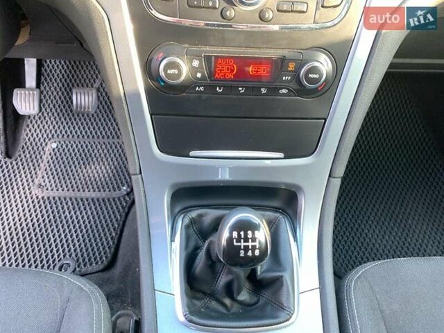 Серый Форд Мондео, объемом двигателя 1.6 л и пробегом 227 тыс. км за 8490 $, фото 35 на Automoto.ua