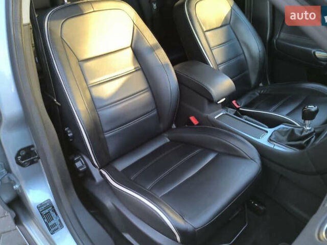 Сірий Форд Мондео, об'ємом двигуна 1.56 л та пробігом 258 тис. км за 8300 $, фото 5 на Automoto.ua