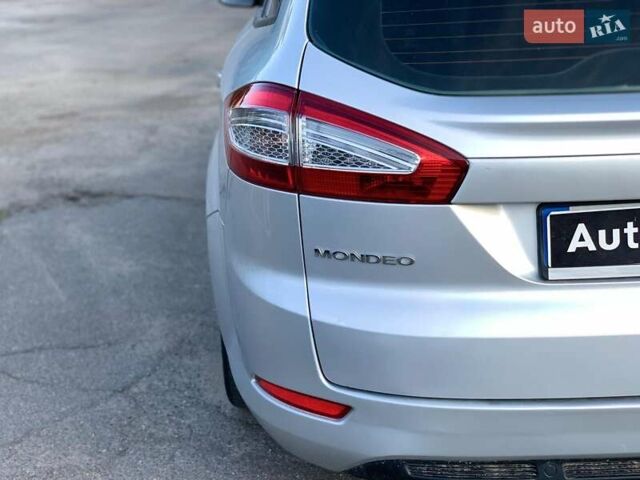 Серый Форд Мондео, объемом двигателя 1.6 л и пробегом 227 тыс. км за 8490 $, фото 11 на Automoto.ua