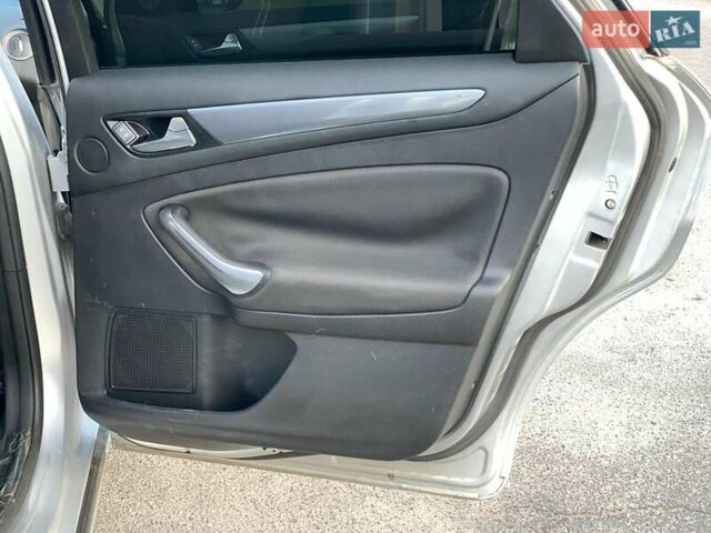 Серый Форд Мондео, объемом двигателя 1.6 л и пробегом 227 тыс. км за 8490 $, фото 17 на Automoto.ua