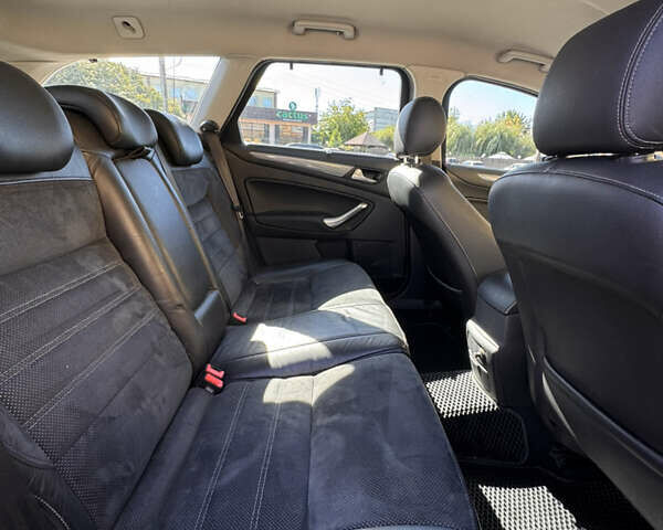 Серый Форд Мондео, объемом двигателя 2 л и пробегом 310 тыс. км за 7200 $, фото 13 на Automoto.ua