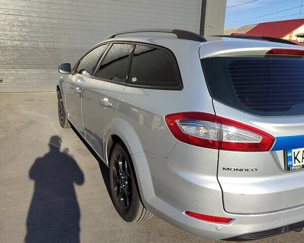 Серый Форд Мондео, объемом двигателя 2 л и пробегом 255 тыс. км за 8500 $, фото 7 на Automoto.ua