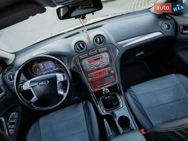 Серый Форд Мондео, объемом двигателя 2 л и пробегом 219 тыс. км за 7000 $, фото 24 на Automoto.ua