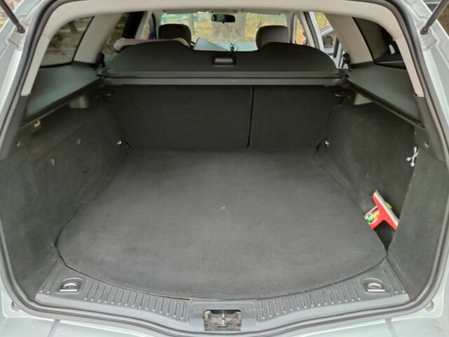 Сірий Форд Мондео, об'ємом двигуна 2 л та пробігом 262 тис. км за 8300 $, фото 20 на Automoto.ua