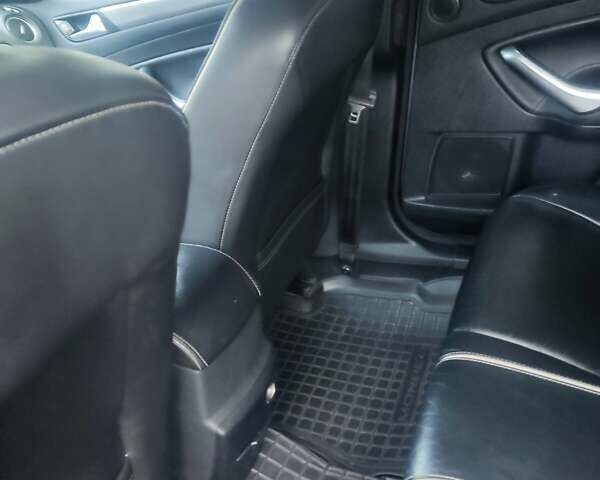 Серый Форд Мондео, объемом двигателя 1.6 л и пробегом 301 тыс. км за 7499 $, фото 40 на Automoto.ua