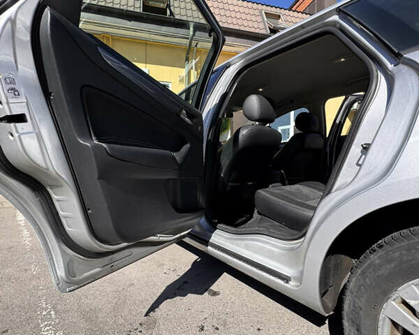 Сірий Форд Мондео, об'ємом двигуна 2 л та пробігом 380 тис. км за 8300 $, фото 17 на Automoto.ua