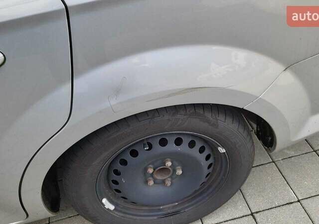 Серый Форд Мондео, объемом двигателя 1.6 л и пробегом 253 тыс. км за 3150 $, фото 11 на Automoto.ua