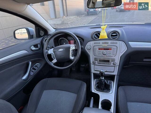 Серый Форд Мондео, объемом двигателя 2 л и пробегом 240 тыс. км за 6450 $, фото 10 на Automoto.ua