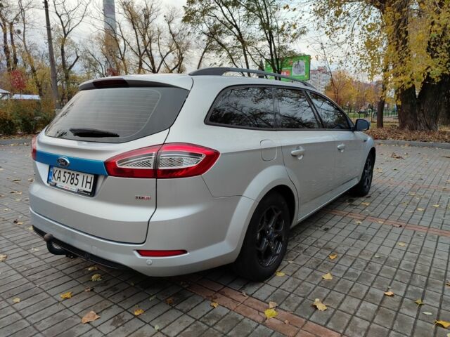 Сірий Форд Мондео, об'ємом двигуна 2 л та пробігом 262 тис. км за 8300 $, фото 6 на Automoto.ua