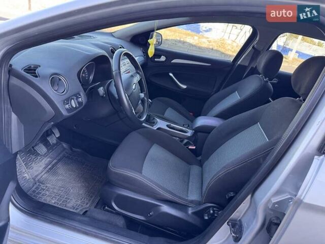 Серый Форд Мондео, объемом двигателя 2 л и пробегом 240 тыс. км за 6450 $, фото 20 на Automoto.ua