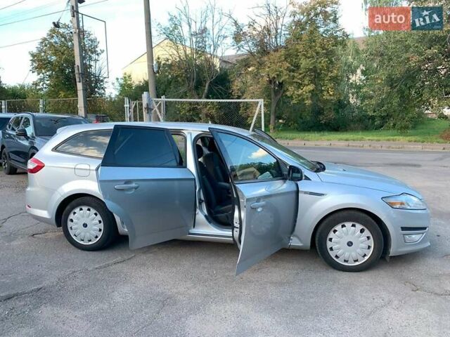 Серый Форд Мондео, объемом двигателя 1.6 л и пробегом 227 тыс. км за 8490 $, фото 12 на Automoto.ua