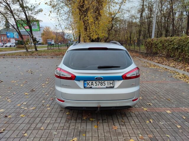 Сірий Форд Мондео, об'ємом двигуна 2 л та пробігом 262 тис. км за 8300 $, фото 5 на Automoto.ua