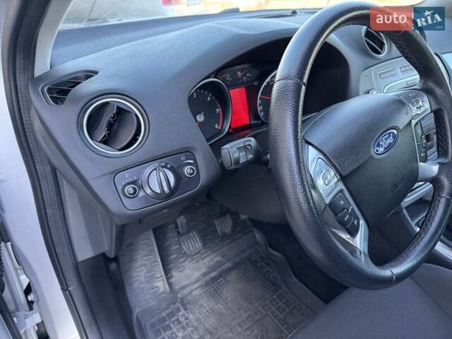 Серый Форд Мондео, объемом двигателя 2 л и пробегом 240 тыс. км за 6450 $, фото 17 на Automoto.ua