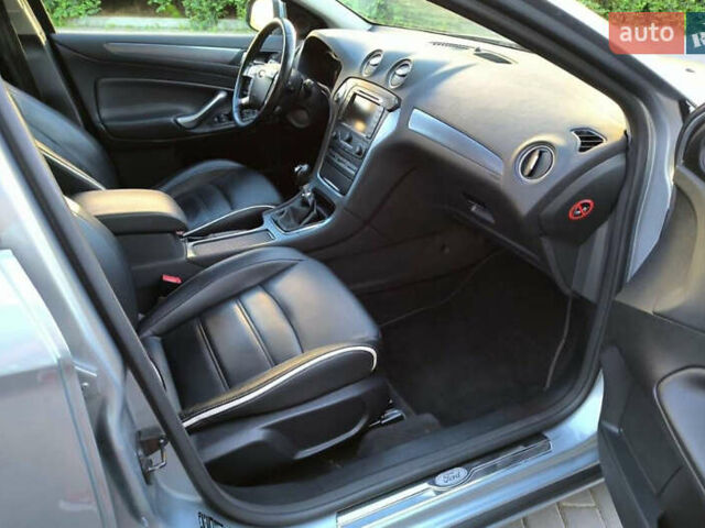 Сірий Форд Мондео, об'ємом двигуна 1.56 л та пробігом 258 тис. км за 8300 $, фото 3 на Automoto.ua