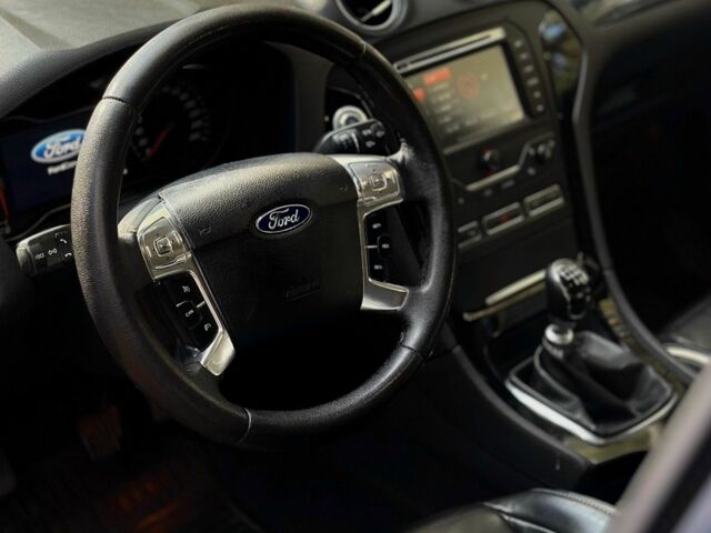 Серый Форд Мондео, объемом двигателя 1.6 л и пробегом 298 тыс. км за 7550 $, фото 5 на Automoto.ua