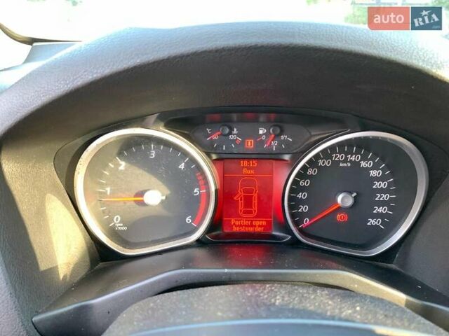 Серый Форд Мондео, объемом двигателя 1.6 л и пробегом 227 тыс. км за 8490 $, фото 33 на Automoto.ua