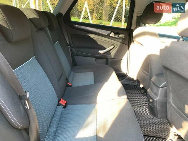 Серый Форд Мондео, объемом двигателя 1.6 л и пробегом 227 тыс. км за 8490 $, фото 28 на Automoto.ua