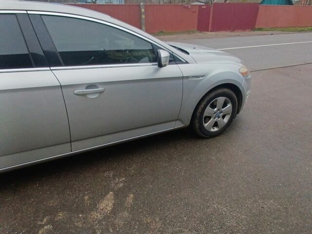 Сірий Форд Мондео, об'ємом двигуна 2 л та пробігом 216 тис. км за 6100 $, фото 3 на Automoto.ua