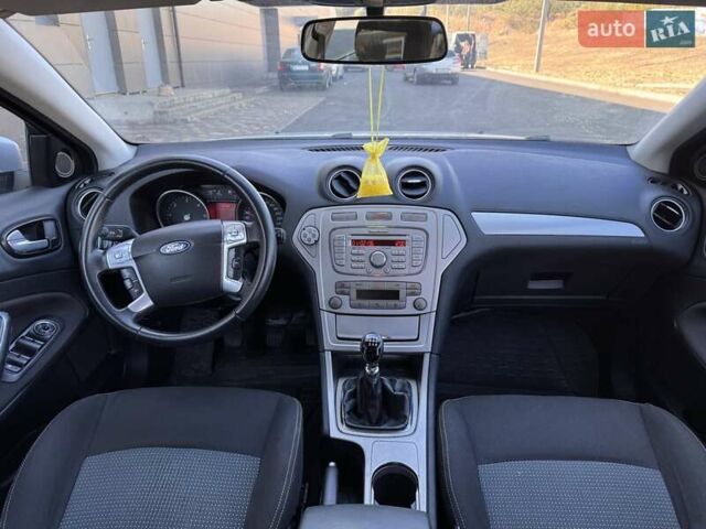 Серый Форд Мондео, объемом двигателя 2 л и пробегом 240 тыс. км за 6450 $, фото 12 на Automoto.ua