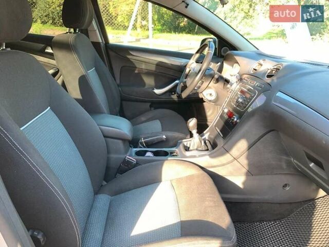 Серый Форд Мондео, объемом двигателя 1.6 л и пробегом 227 тыс. км за 8490 $, фото 27 на Automoto.ua