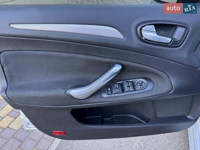 Серый Форд Мондео, объемом двигателя 2 л и пробегом 240 тыс. км за 6450 $, фото 16 на Automoto.ua