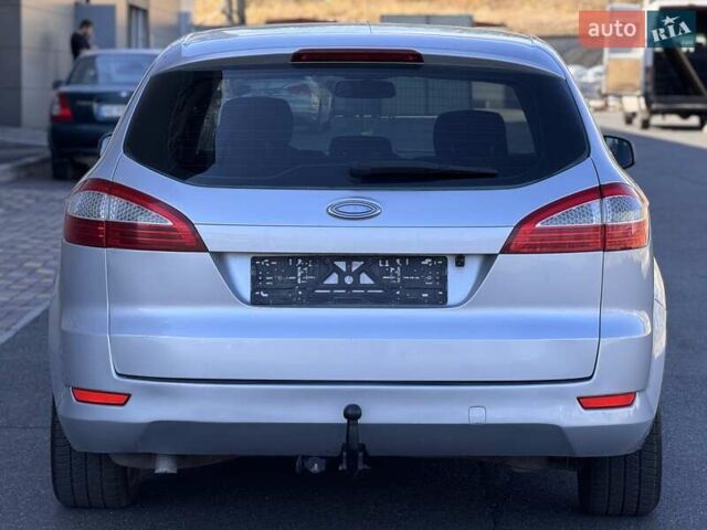Серый Форд Мондео, объемом двигателя 2 л и пробегом 240 тыс. км за 6450 $, фото 7 на Automoto.ua