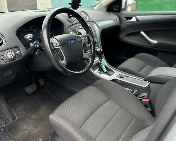 Серый Форд Мондео, объемом двигателя 2 л и пробегом 202 тыс. км за 6400 $, фото 5 на Automoto.ua