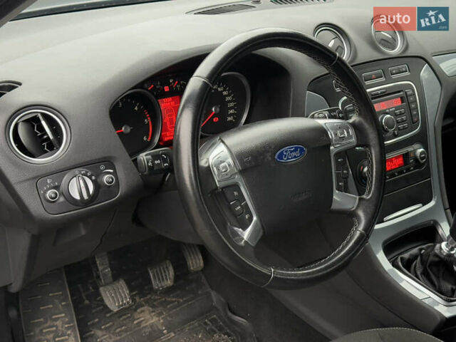 Серый Форд Мондео, объемом двигателя 1.6 л и пробегом 235 тыс. км за 7600 $, фото 8 на Automoto.ua