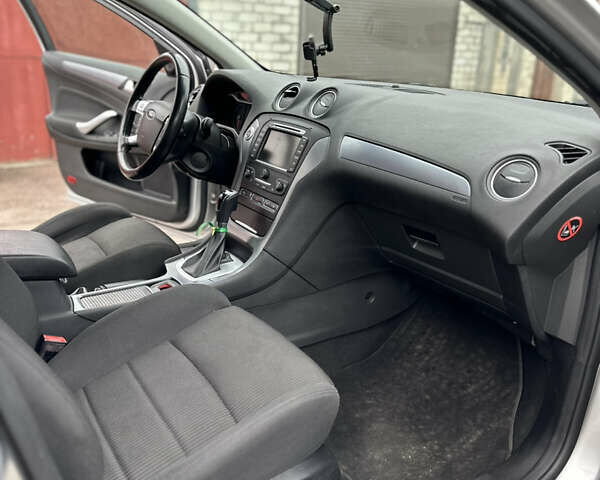 Серый Форд Мондео, объемом двигателя 2 л и пробегом 202 тыс. км за 6400 $, фото 13 на Automoto.ua