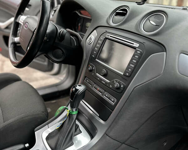 Серый Форд Мондео, объемом двигателя 2 л и пробегом 202 тыс. км за 6400 $, фото 11 на Automoto.ua