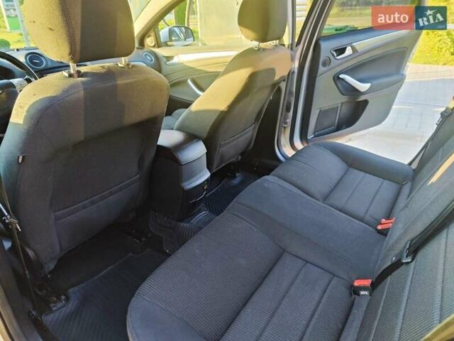 Сірий Форд Мондео, об'ємом двигуна 1.56 л та пробігом 308 тис. км за 9200 $, фото 7 на Automoto.ua